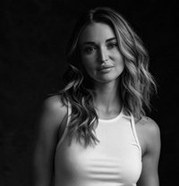 Enchanting massage with …happy end - escort in Dubai