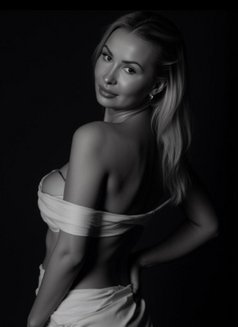 ELEGANT WOMAN FROM UKRAINE HERE - escort in Dubai Photo 2 of 3