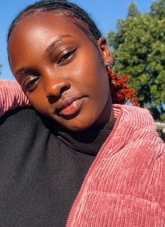 Enchantress Xo - puta in Nairobi Photo 2 of 5