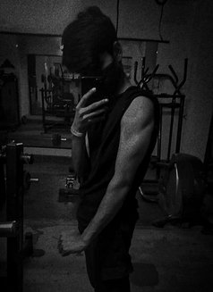 Energetic Young Bull(no Money Involved) - Acompañantes masculino in Bangalore Photo 2 of 2