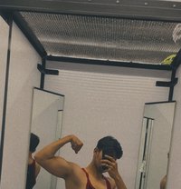 Engeiner Bull - Male escort in Noida