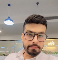 Engenieertoper - Acompañantes masculino in Gurgaon