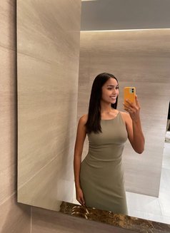 English Teacher MIRRIAM Just Landed - puta in Mumbai Photo 6 of 9