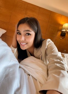 English Teacher MIRRIAM Just Landed - puta in Mumbai Photo 8 of 9