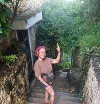 Eni - Intérprete de adultos in Mombasa