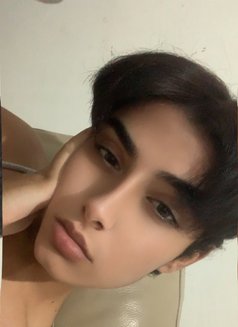 Enjel - Male escort in Beirut Photo 2 of 9