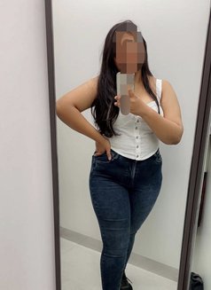 Enjoy Best Blowjob, Aarohi 22yr - puta in Mumbai Photo 8 of 13