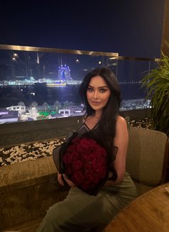 Enjoy - Transsexual escort in Abu Dhabi Photo 5 of 11