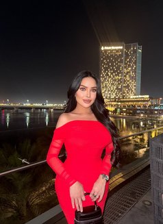 Enjoy - Transsexual escort in Abu Dhabi Photo 3 of 11