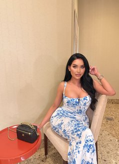 Enjoy - Transsexual escort in Abu Dhabi Photo 12 of 13