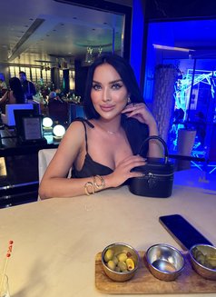 Enjoy - Transsexual escort in Abu Dhabi Photo 18 of 21