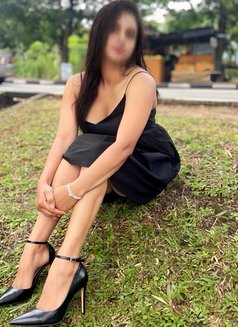 Enjoy the Best Time With Windi - escort in Colombo Photo 1 of 7