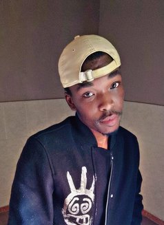 Enkay - Male escort in Accra Photo 2 of 4