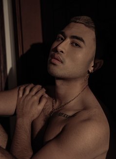 Enrique ur Hot Boy ViP’s Only - Acompañantes masculino in Dubai Photo 10 of 13