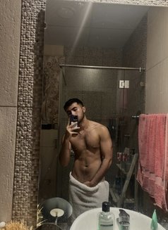 HOT ENRIQUE - Male escort in Dubai Photo 15 of 16