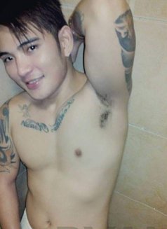 Enzo - Male escort in Manila Photo 4 of 13