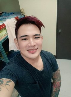 Enzo - Male escort in Manila Photo 6 of 13
