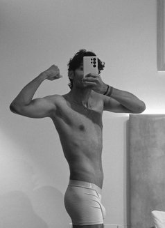 Enzo - Male escort in Bangalore Photo 4 of 4
