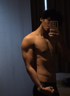 Enzo - Acompañantes masculino in Bangalore Photo 3 of 3