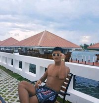 Enzo Madness - Male escort in Manila