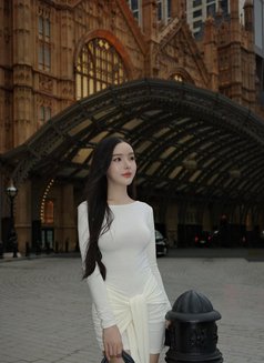 Eraele - puta in Tokyo Photo 5 of 8