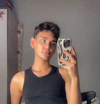 Eren - Male escort in İstanbul Photo 8 of 9