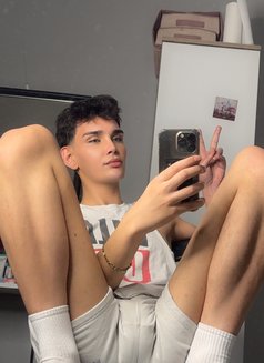 Eren - Male escort in İstanbul Photo 3 of 4