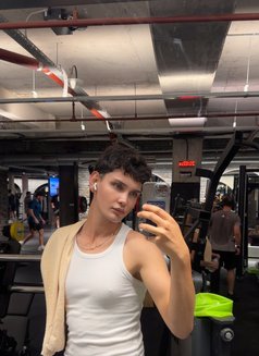 Eren - Male escort in İstanbul Photo 4 of 4