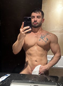 Eren HotBoy - Male escort in İstanbul Photo 1 of 7