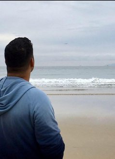 Eric - Male escort in Abu Dhabi Photo 6 of 6