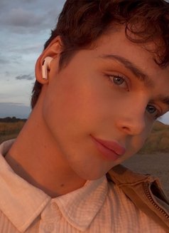 Eric - Male escort in Paris Photo 1 of 8