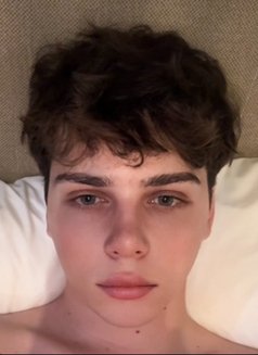 Eric - Male escort in Paris Photo 4 of 8