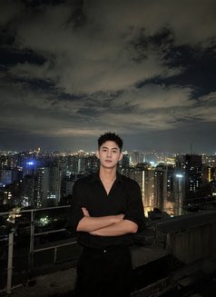 Eric - Male escort in Singapore Photo 1 of 5