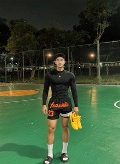 Eric - Male escort in Singapore Photo 3 of 5