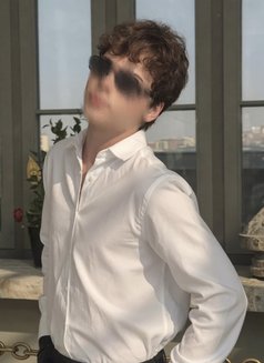 Eric - Male escort in Monaco Photo 9 of 11