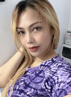 Erica Cruz - puta in Makati City Photo 14 of 14