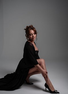 Erica - puta in Beirut Photo 7 of 14