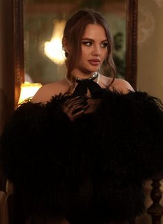 Erica - puta in Beirut Photo 13 of 14