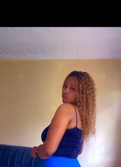 Ericah - puta in Dubai Photo 2 of 2