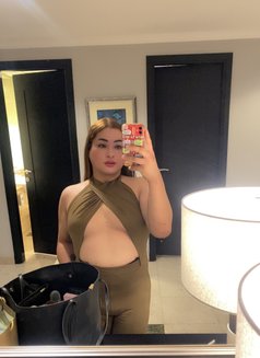 Erich - Transsexual escort in Dubai Photo 10 of 16