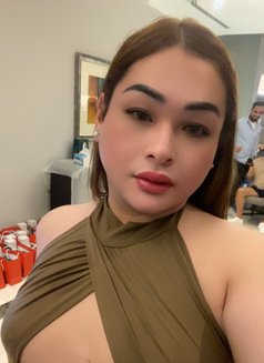 Erich - Transsexual escort in Dubai Photo 11 of 16