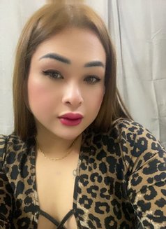 Erich - Transsexual escort in Dubai Photo 13 of 16