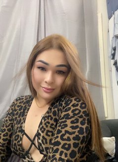 Erich - Transsexual escort in Dubai Photo 14 of 16