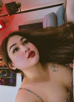 Erich - Transsexual escort in Dubai Photo 15 of 16