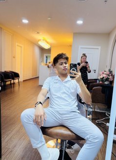 Erick Filipino in Dubai - Acompañantes masculino in Dubai Photo 6 of 6
