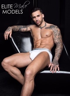 Erick - Male escort in Ibiza Photo 2 of 3
