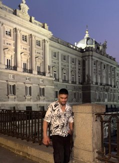 Erick - Male escort in Bayonne Photo 9 of 11