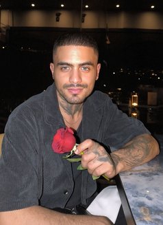 Erick - Male escort in Bayonne Photo 10 of 11