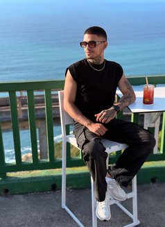 Erick - Male escort in Bayonne Photo 5 of 11