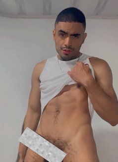 Erick - Male escort in Bayonne Photo 6 of 11